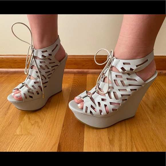 BAMBOO Shoes - Bamboo Wedge Heels Size 7